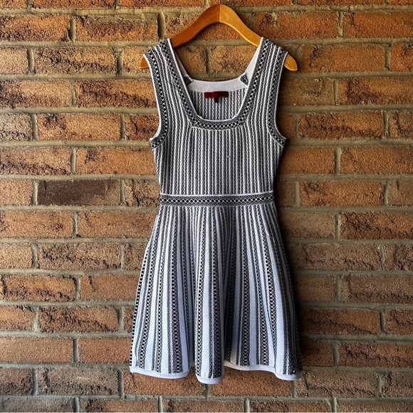 WOW couture Dresses & Skirts - WOW COUTURE | White & black sleeveless spring summer mini dress